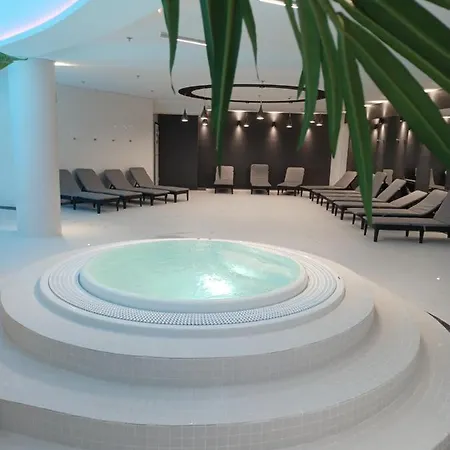 Hanza Tower Ajp Lux Апартаменти